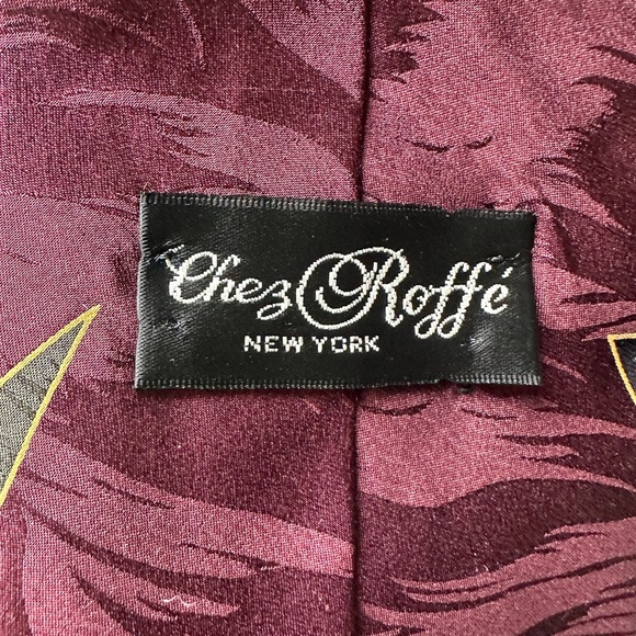 Men’s Elegant Burgundy and Silver Geometric Tie - Picture 3 of 7